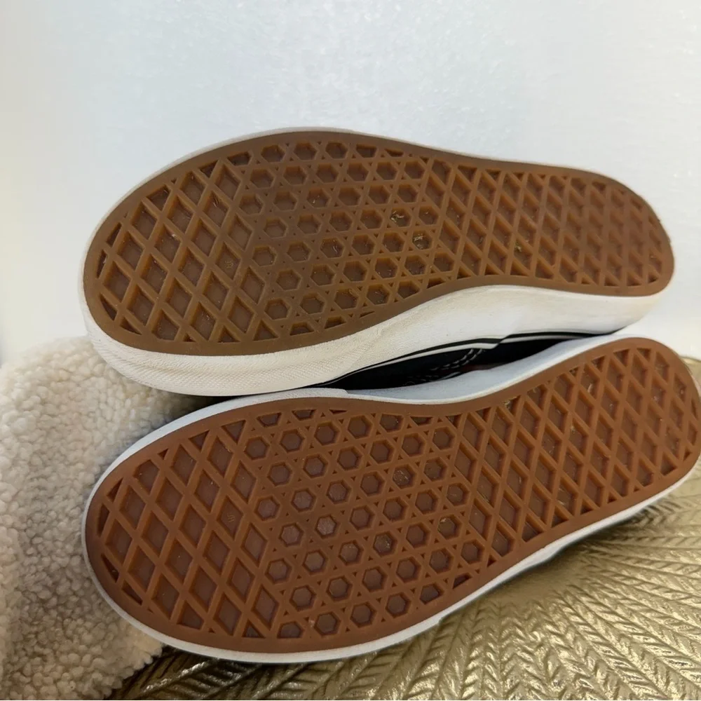 Vans Off The Wall Kids‎ 2.5 Black Canvas Slip On Sneakers